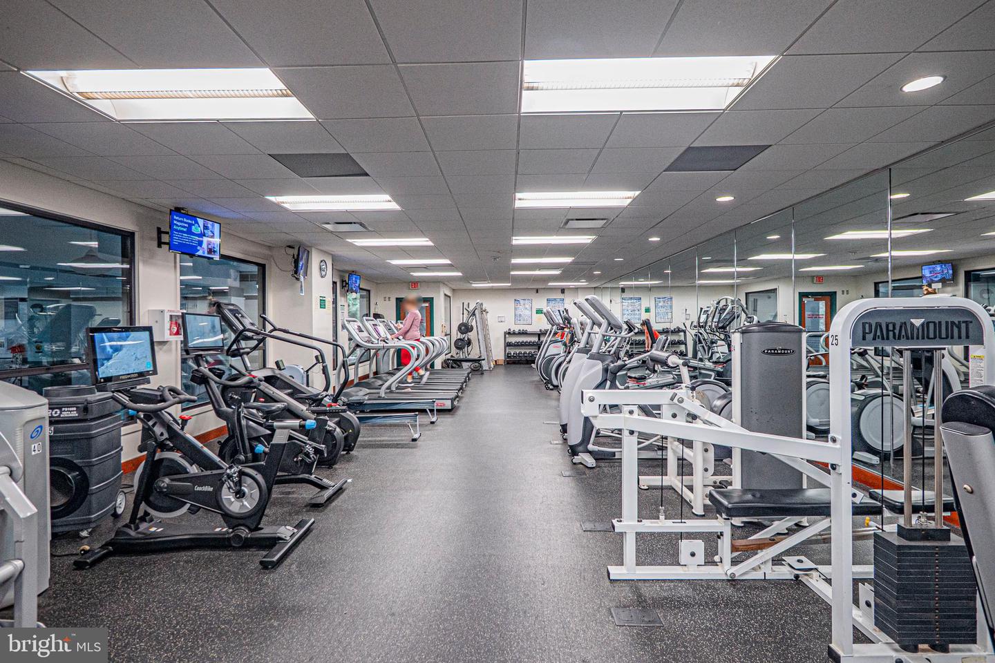 205 YOAKUM PKWY #305, ALEXANDRIA, Virginia 22304, 2 Bedrooms Bedrooms, ,2 BathroomsBathrooms,Residential,For sale,205 YOAKUM PKWY #305,VAAX2052826 MLS # VAAX2052826