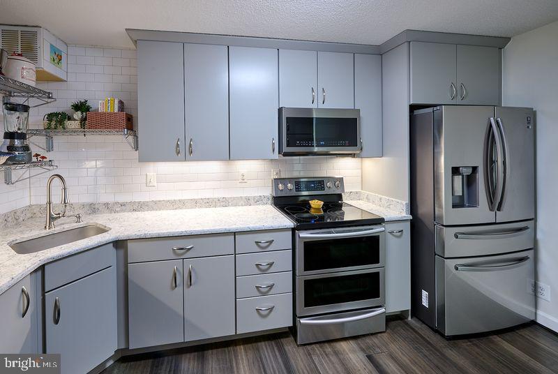 205 YOAKUM PKWY #305, ALEXANDRIA, Virginia 22304, 2 Bedrooms Bedrooms, ,2 BathroomsBathrooms,Residential,For sale,205 YOAKUM PKWY #305,VAAX2052826 MLS # VAAX2052826