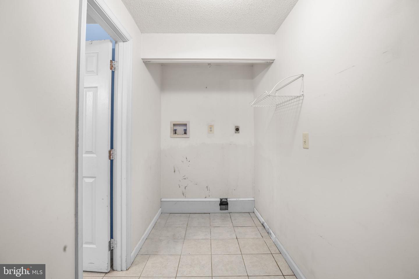 11210 SPRINGFIELD DR, FREDERICKSBURG, Virginia 22408, 5 Bedrooms Bedrooms, ,3 BathroomsBathrooms,Residential,For sale,11210 SPRINGFIELD DR,VASP2038444 MLS # VASP2038444