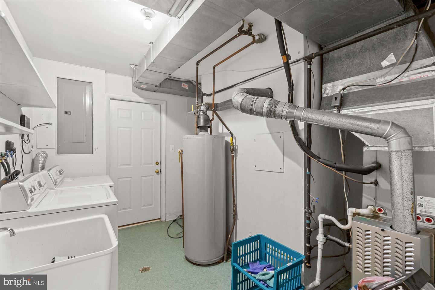 2709 12TH ST S, ARLINGTON, Virginia 22204, 5 Bedrooms Bedrooms, ,3 BathroomsBathrooms,Residential,For sale,2709 12TH ST S,VAAR2067422 MLS # VAAR2067422