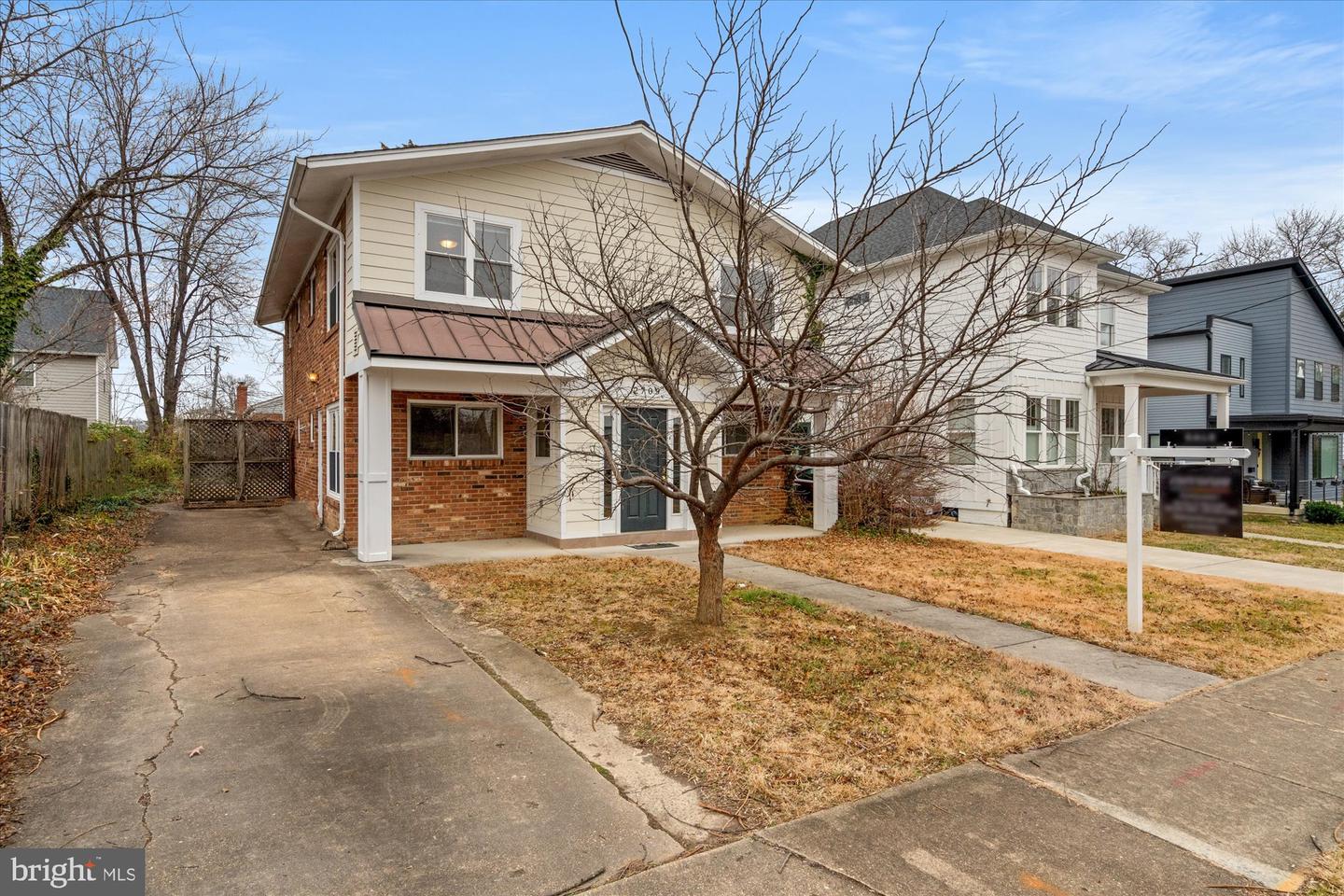 2709 12TH ST S, ARLINGTON, Virginia 22204, 5 Bedrooms Bedrooms, ,3 BathroomsBathrooms,Residential,For sale,2709 12TH ST S,VAAR2067422 MLS # VAAR2067422