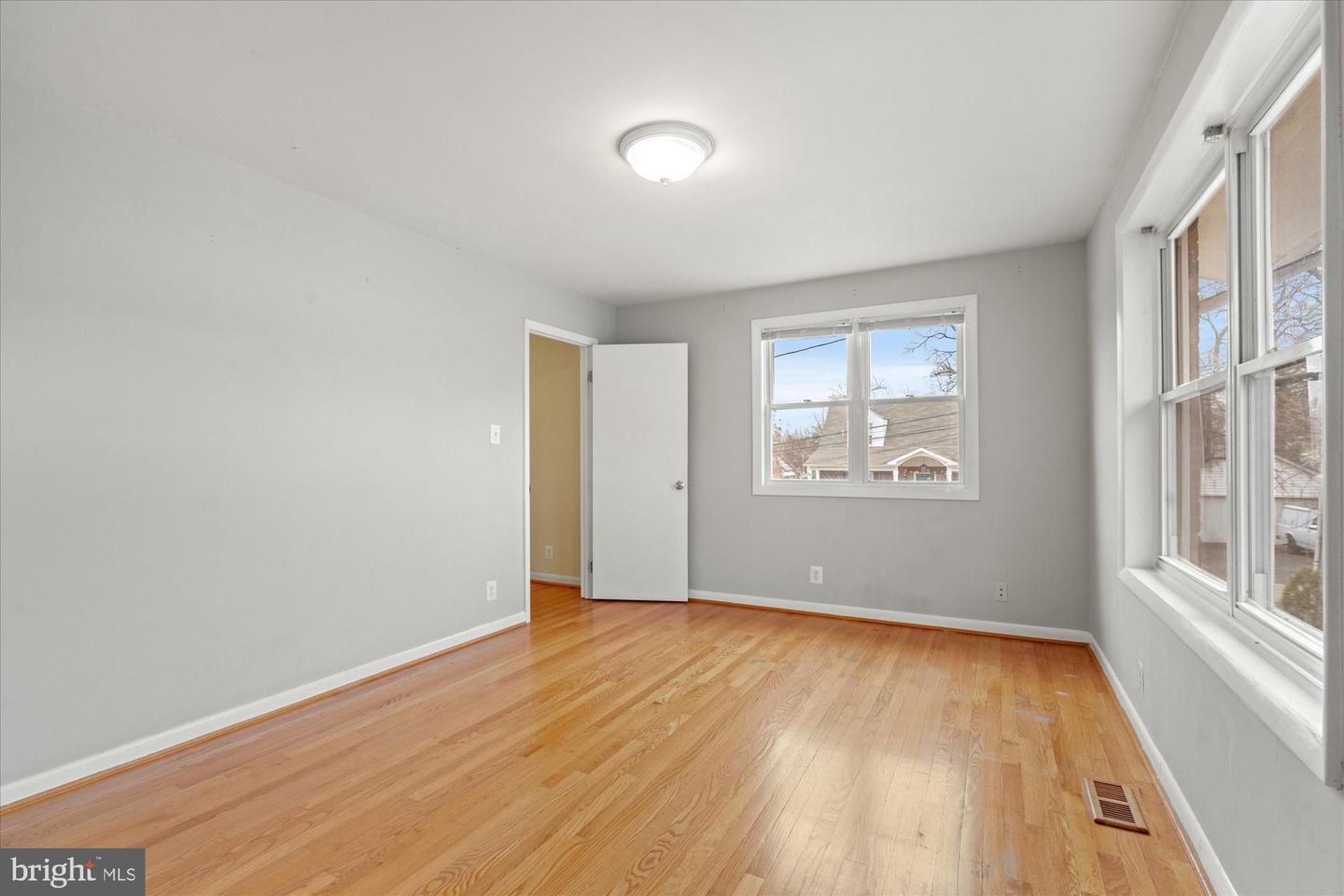 2709 12TH ST S, ARLINGTON, Virginia 22204, 5 Bedrooms Bedrooms, ,3 BathroomsBathrooms,Residential,For sale,2709 12TH ST S,VAAR2067422 MLS # VAAR2067422