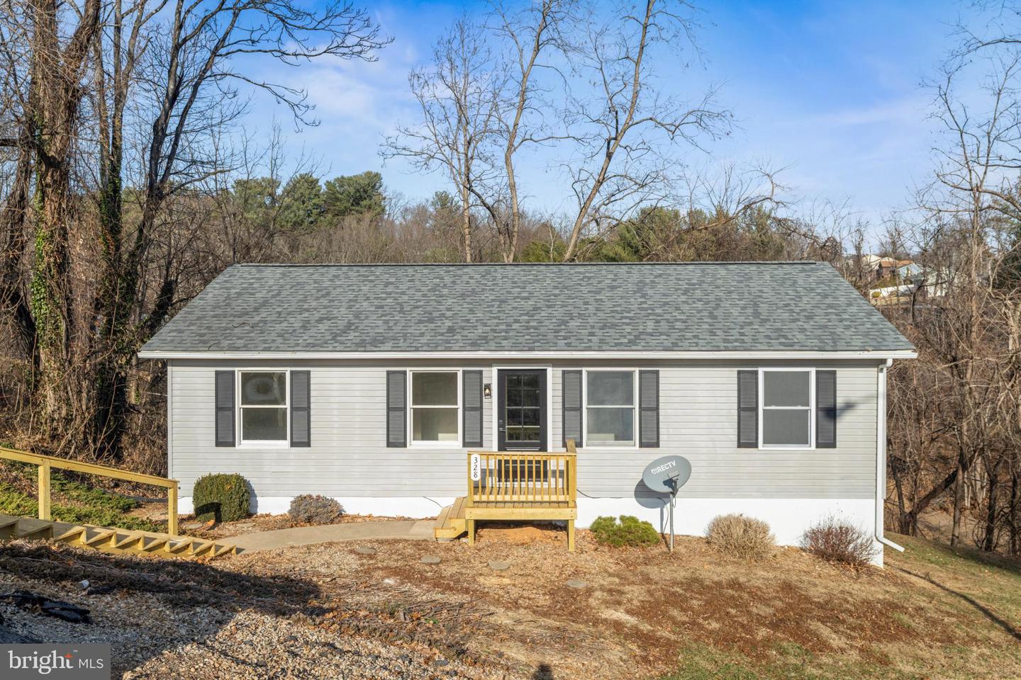 328 MONUMENT DR, STAUNTON, Virginia 24401, 3 Bedrooms Bedrooms, 5 Rooms Rooms,2 BathroomsBathrooms,Residential,For sale,328 MONUMENT DR,VASC2000770 MLS # VASC2000770