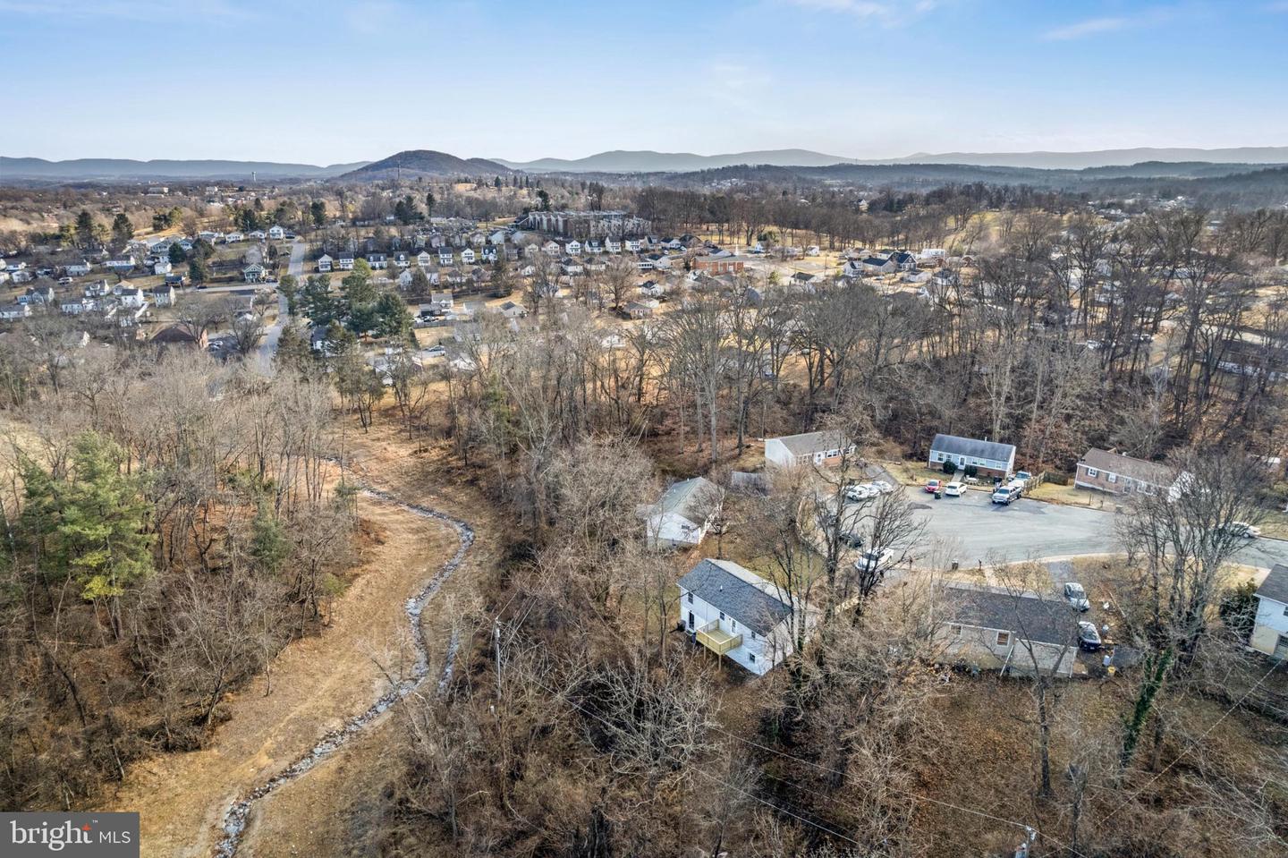 328 MONUMENT DR, STAUNTON, Virginia 24401, 3 Bedrooms Bedrooms, 5 Rooms Rooms,2 BathroomsBathrooms,Residential,For sale,328 MONUMENT DR,VASC2000770 MLS # VASC2000770