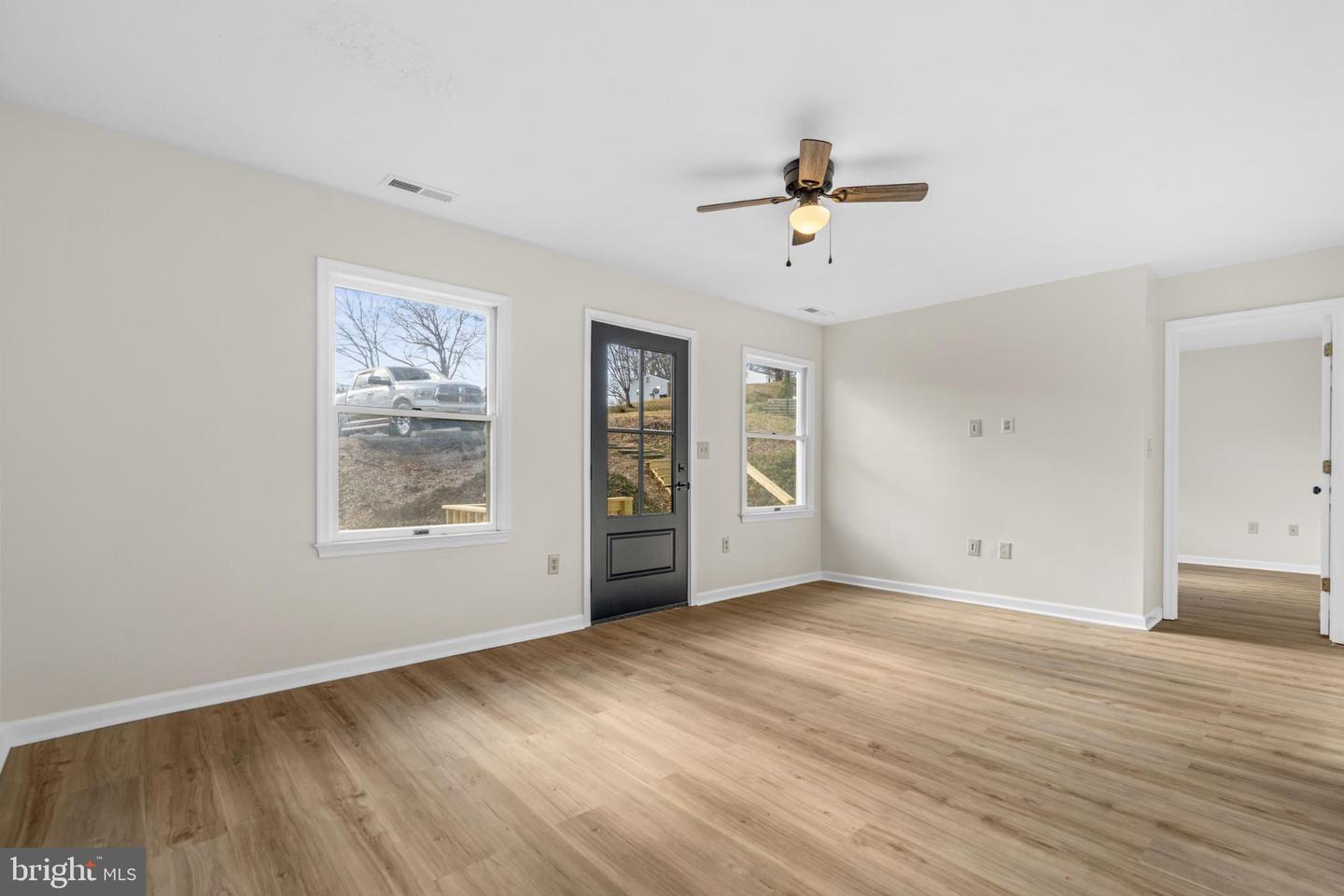 328 MONUMENT DR, STAUNTON, Virginia 24401, 3 Bedrooms Bedrooms, 5 Rooms Rooms,2 BathroomsBathrooms,Residential,For sale,328 MONUMENT DR,VASC2000770 MLS # VASC2000770