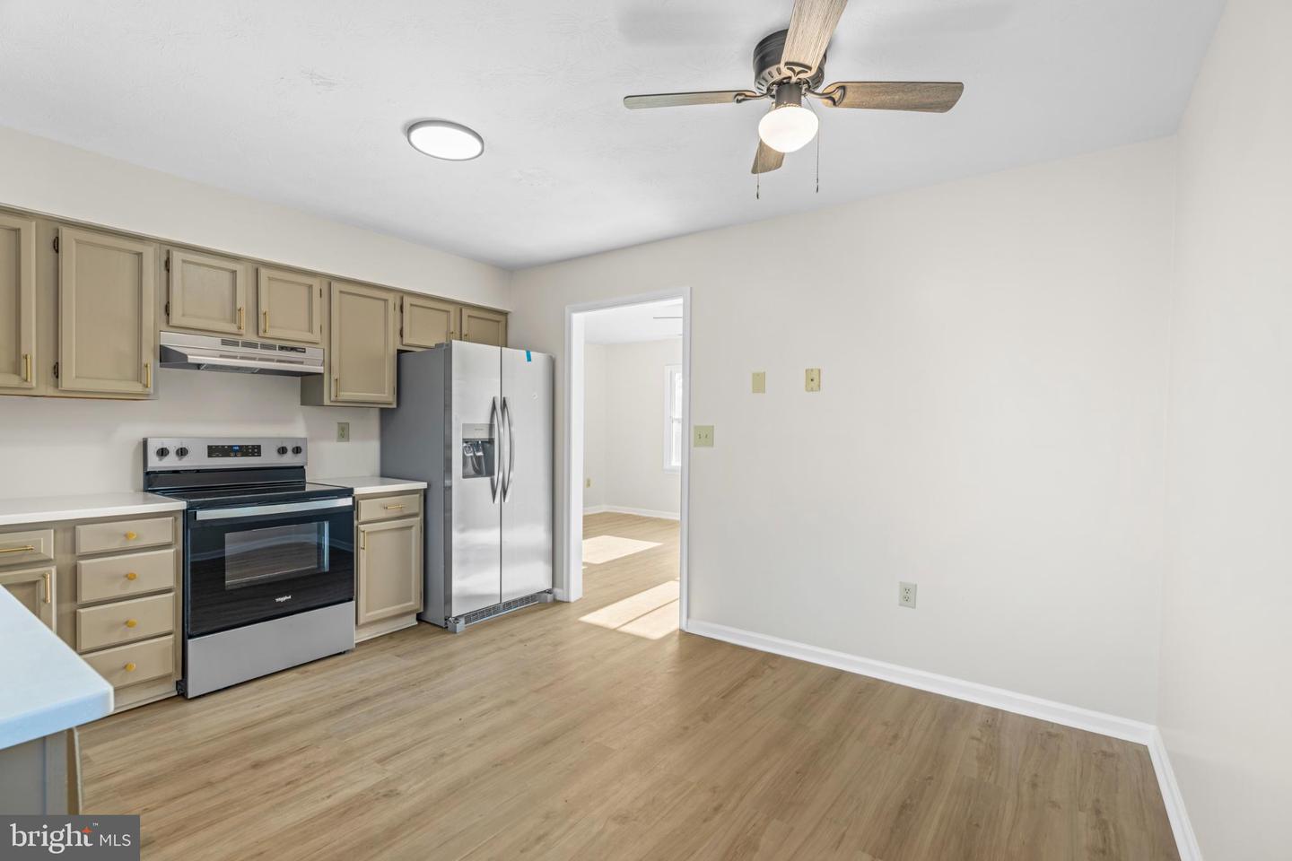 328 MONUMENT DR, STAUNTON, Virginia 24401, 3 Bedrooms Bedrooms, 5 Rooms Rooms,2 BathroomsBathrooms,Residential,For sale,328 MONUMENT DR,VASC2000770 MLS # VASC2000770