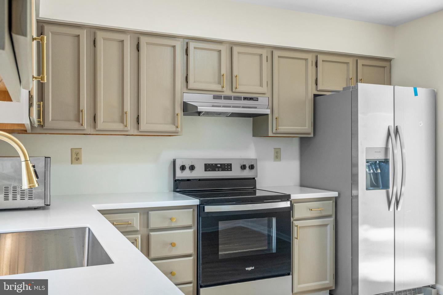 328 MONUMENT DR, STAUNTON, Virginia 24401, 3 Bedrooms Bedrooms, 5 Rooms Rooms,2 BathroomsBathrooms,Residential,For sale,328 MONUMENT DR,VASC2000770 MLS # VASC2000770