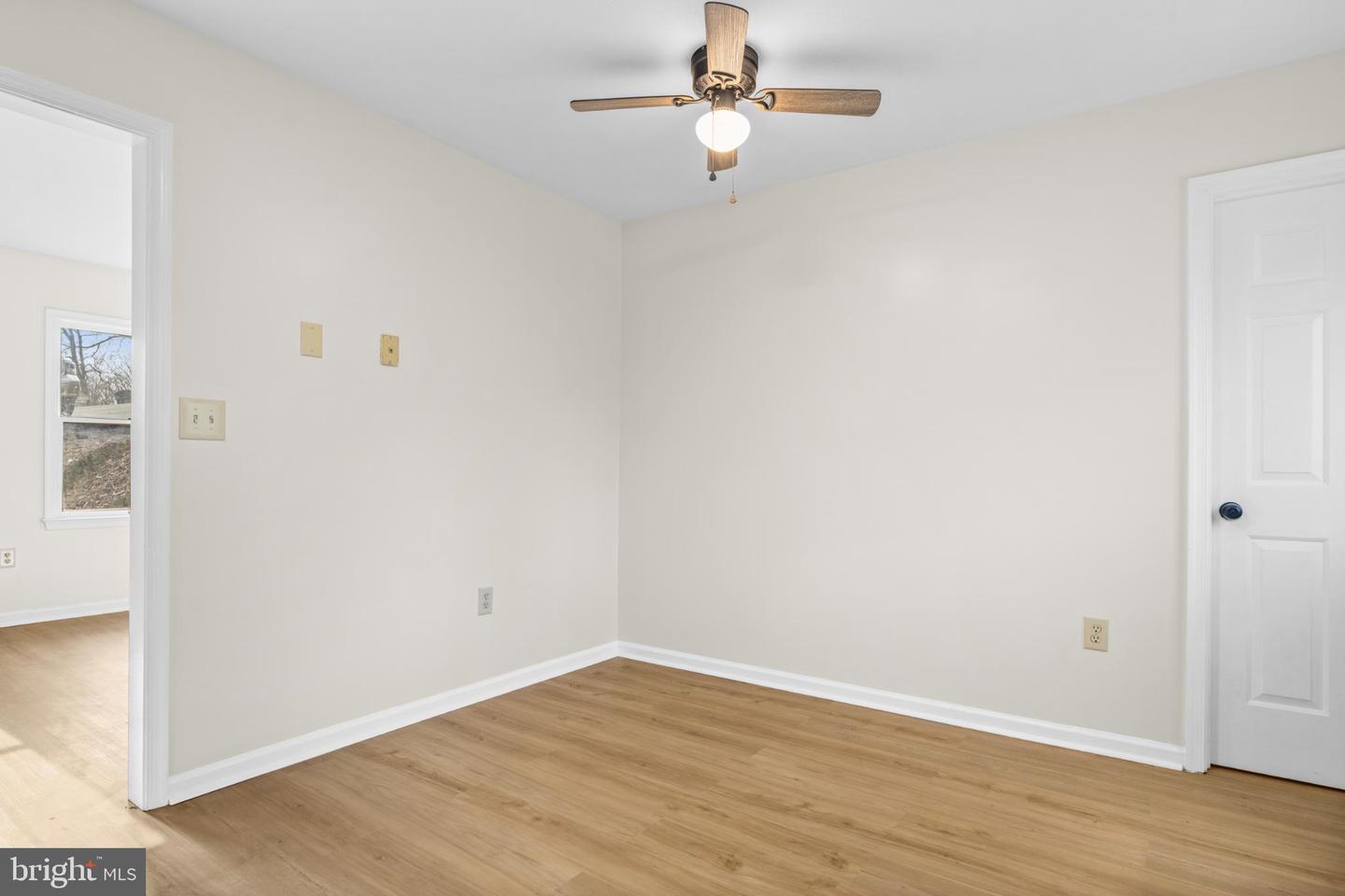 328 MONUMENT DR, STAUNTON, Virginia 24401, 3 Bedrooms Bedrooms, 5 Rooms Rooms,2 BathroomsBathrooms,Residential,For sale,328 MONUMENT DR,VASC2000770 MLS # VASC2000770