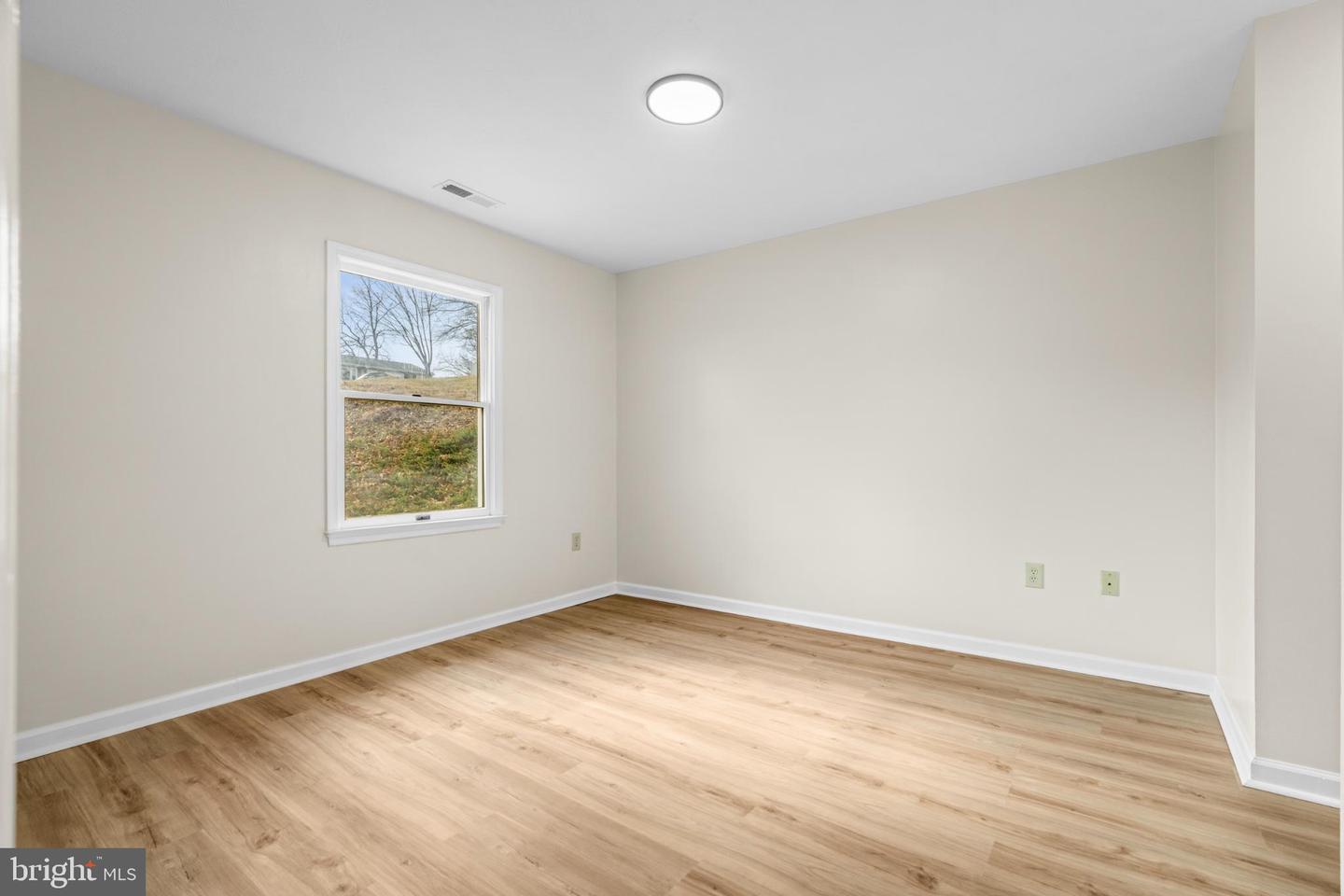 328 MONUMENT DR, STAUNTON, Virginia 24401, 3 Bedrooms Bedrooms, 5 Rooms Rooms,2 BathroomsBathrooms,Residential,For sale,328 MONUMENT DR,VASC2000770 MLS # VASC2000770