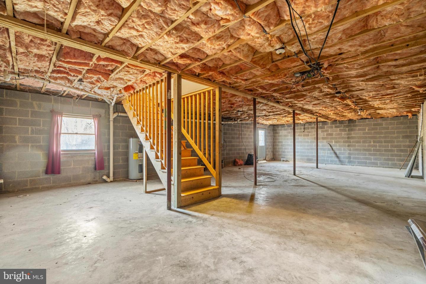 328 MONUMENT DR, STAUNTON, Virginia 24401, 3 Bedrooms Bedrooms, 5 Rooms Rooms,2 BathroomsBathrooms,Residential,For sale,328 MONUMENT DR,VASC2000770 MLS # VASC2000770