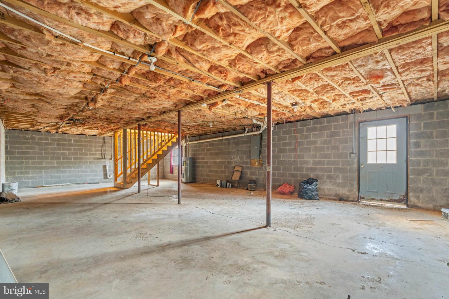 328 MONUMENT DR, STAUNTON, Virginia 24401, 3 Bedrooms Bedrooms, 5 Rooms Rooms,2 BathroomsBathrooms,Residential,For sale,328 MONUMENT DR,VASC2000770 MLS # VASC2000770