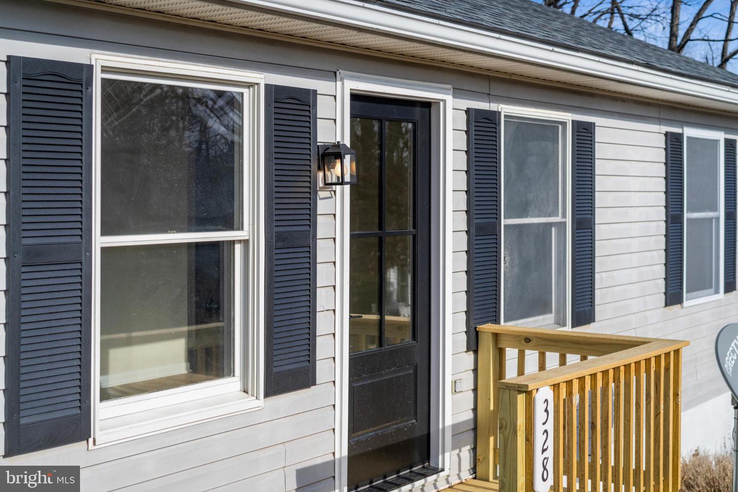 328 MONUMENT DR, STAUNTON, Virginia 24401, 3 Bedrooms Bedrooms, 5 Rooms Rooms,2 BathroomsBathrooms,Residential,For sale,328 MONUMENT DR,VASC2000770 MLS # VASC2000770