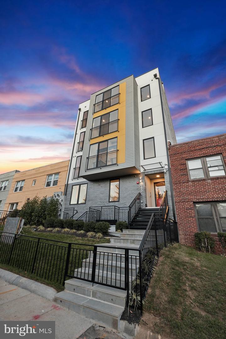 845 19TH ST NE #3, WASHINGTON, District Of Columbia 20002, ,1 BathroomBathrooms,Residential,For sale,845 19TH ST NE #3,DCDC2240172 MLS # DCDC2240172