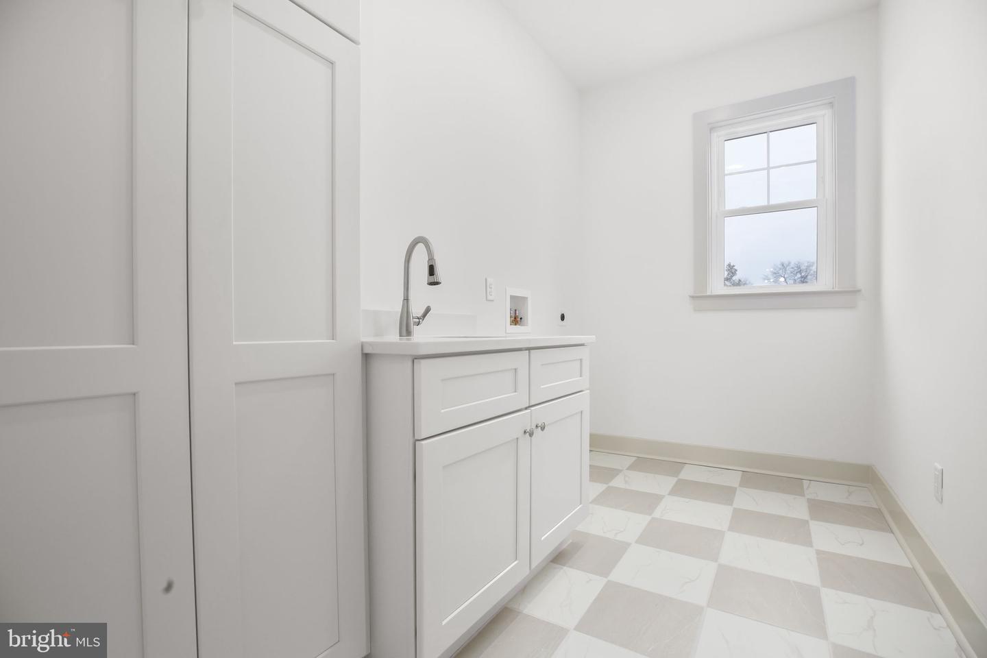 1409 BRENT ST, FREDERICKSBURG, Virginia 22401, 4 Bedrooms Bedrooms, ,4 BathroomsBathrooms,Residential,For sale,1409 BRENT ST,VAFB2009492 MLS # VAFB2009492