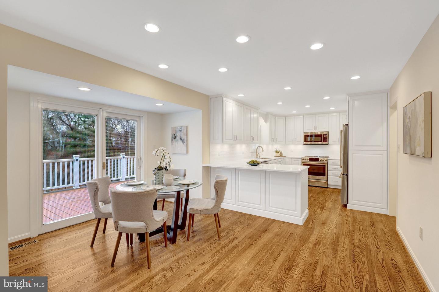 933 HOLLY CREEK DR, GREAT FALLS, Virginia 22066, 5 Bedrooms Bedrooms, ,3 BathroomsBathrooms,Residential,For sale,933 HOLLY CREEK DR,VAFX2245606 MLS # VAFX2245606