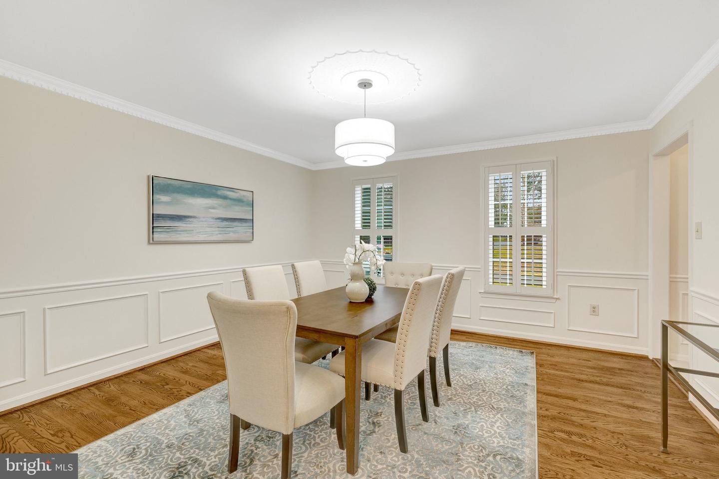 933 HOLLY CREEK DR, GREAT FALLS, Virginia 22066, 5 Bedrooms Bedrooms, ,3 BathroomsBathrooms,Residential,For sale,933 HOLLY CREEK DR,VAFX2245606 MLS # VAFX2245606