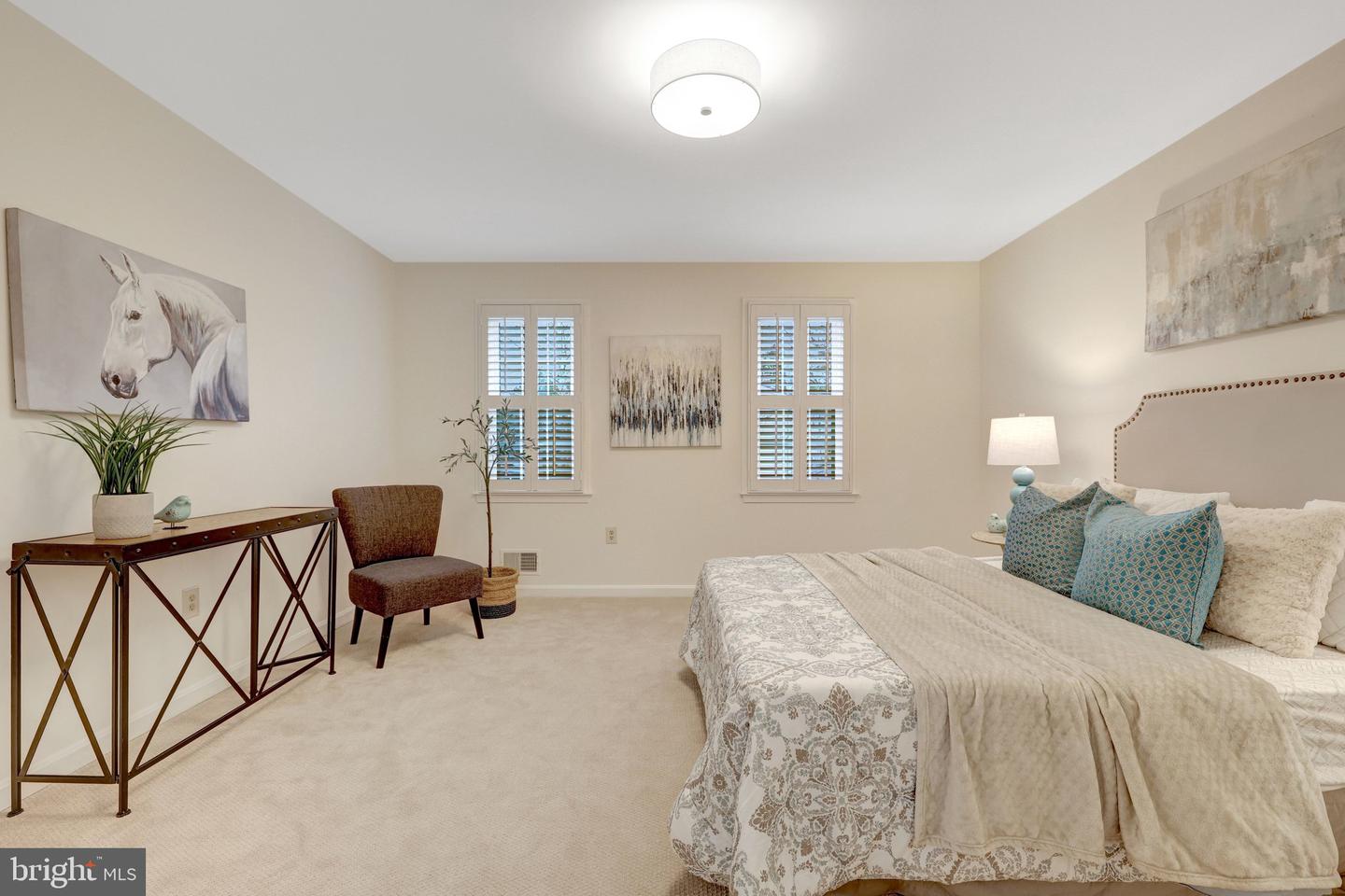 933 HOLLY CREEK DR, GREAT FALLS, Virginia 22066, 5 Bedrooms Bedrooms, ,3 BathroomsBathrooms,Residential,For sale,933 HOLLY CREEK DR,VAFX2245606 MLS # VAFX2245606