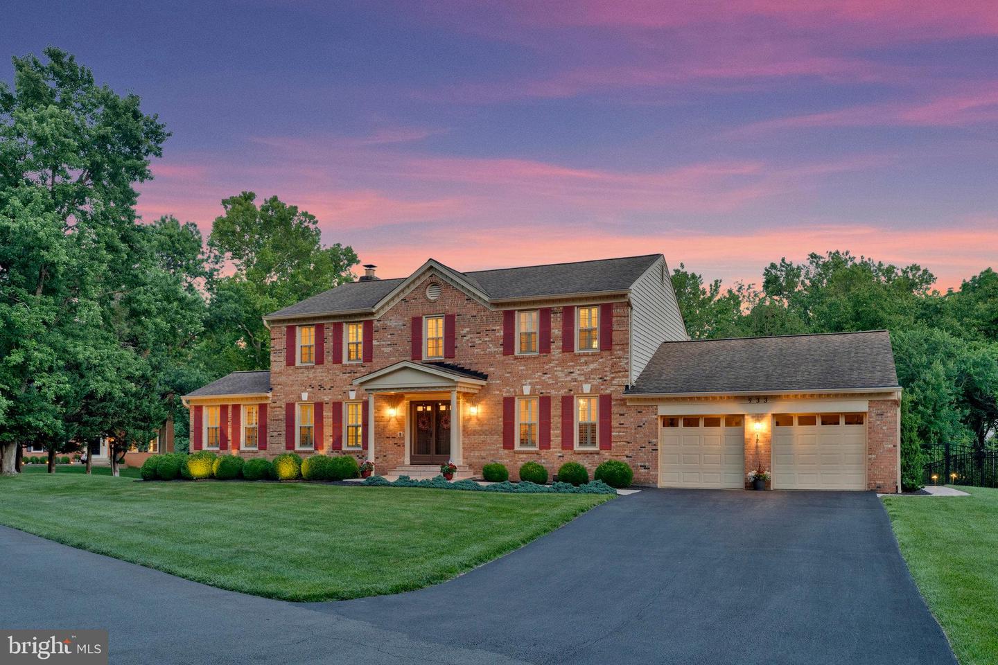 933 HOLLY CREEK DR, GREAT FALLS, Virginia 22066, 5 Bedrooms Bedrooms, ,3 BathroomsBathrooms,Residential,For sale,933 HOLLY CREEK DR,VAFX2245606 MLS # VAFX2245606