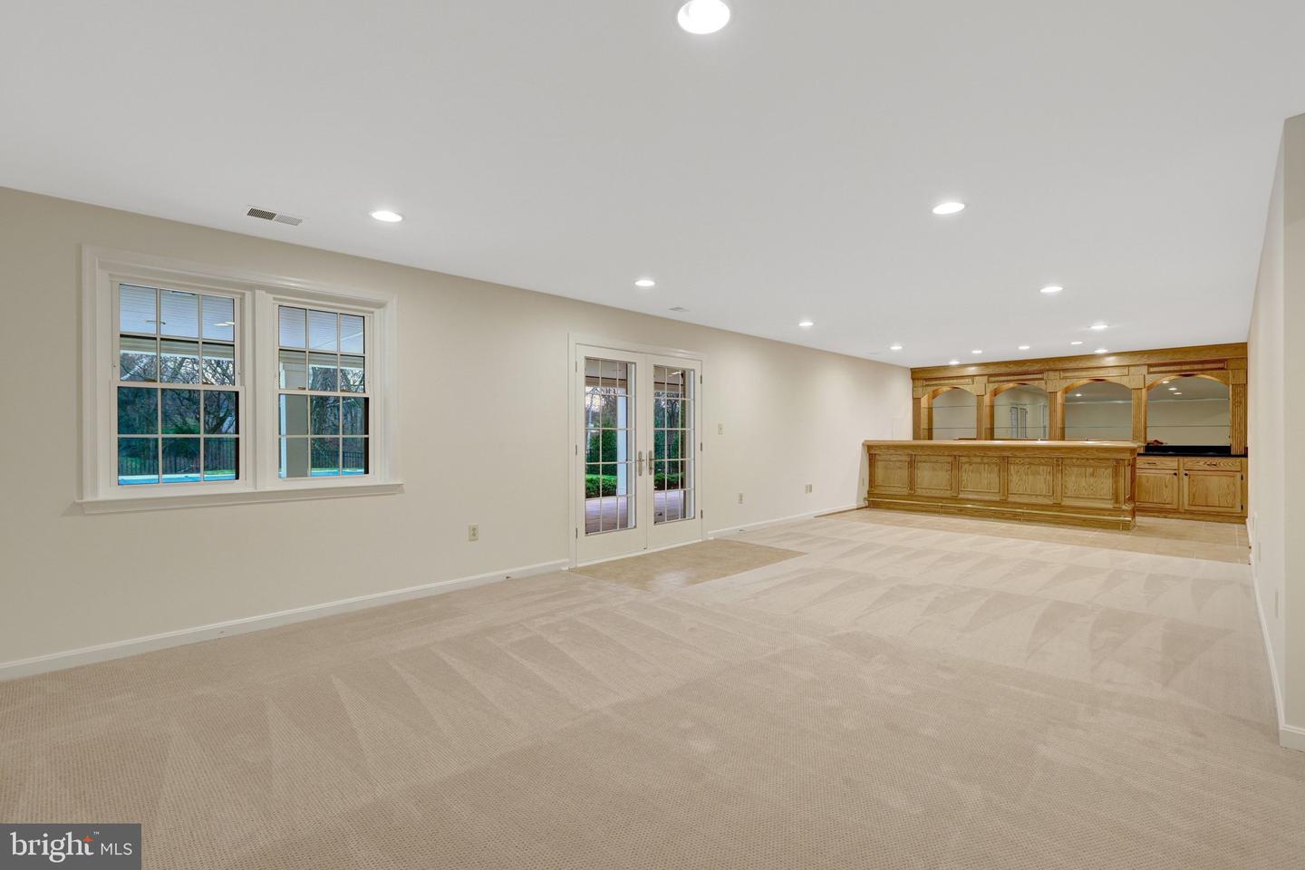 933 HOLLY CREEK DR, GREAT FALLS, Virginia 22066, 5 Bedrooms Bedrooms, ,3 BathroomsBathrooms,Residential,For sale,933 HOLLY CREEK DR,VAFX2245606 MLS # VAFX2245606