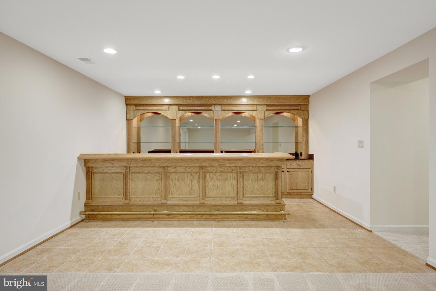 933 HOLLY CREEK DR, GREAT FALLS, Virginia 22066, 5 Bedrooms Bedrooms, ,3 BathroomsBathrooms,Residential,For sale,933 HOLLY CREEK DR,VAFX2245606 MLS # VAFX2245606