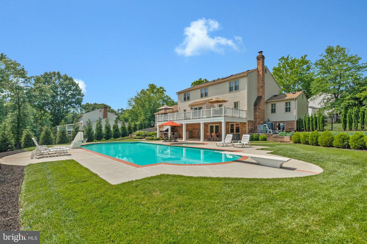 933 HOLLY CREEK DR, GREAT FALLS, Virginia 22066, 5 Bedrooms Bedrooms, ,3 BathroomsBathrooms,Residential,For sale,933 HOLLY CREEK DR,VAFX2245606 MLS # VAFX2245606