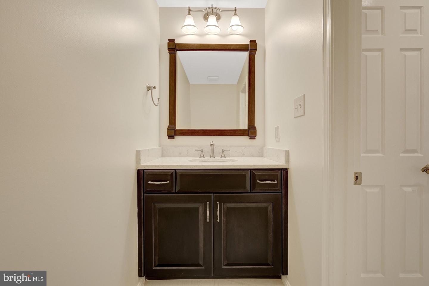 933 HOLLY CREEK DR, GREAT FALLS, Virginia 22066, 5 Bedrooms Bedrooms, ,3 BathroomsBathrooms,Residential,For sale,933 HOLLY CREEK DR,VAFX2245606 MLS # VAFX2245606