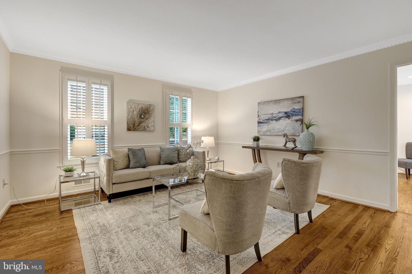 933 HOLLY CREEK DR, GREAT FALLS, Virginia 22066, 5 Bedrooms Bedrooms, ,3 BathroomsBathrooms,Residential,For sale,933 HOLLY CREEK DR,VAFX2245606 MLS # VAFX2245606