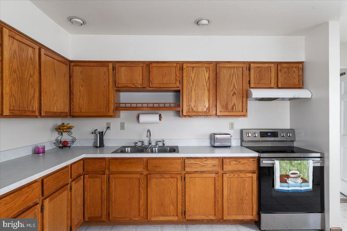 709 DICKS HOLLOW RD, WINCHESTER, Virginia 22603, 3 Bedrooms Bedrooms, ,2 BathroomsBathrooms,Residential,For sale,709 DICKS HOLLOW RD,VAFV2034758 MLS # VAFV2034758