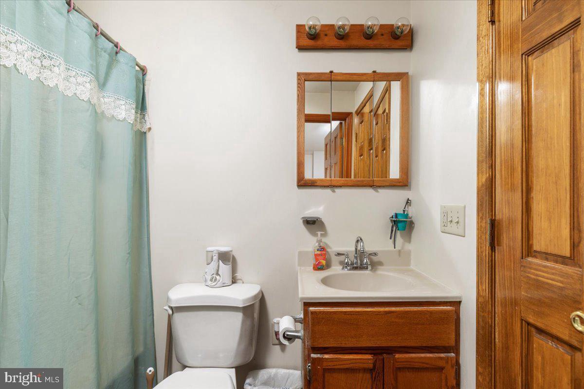 709 DICKS HOLLOW RD, WINCHESTER, Virginia 22603, 3 Bedrooms Bedrooms, ,2 BathroomsBathrooms,Residential,For sale,709 DICKS HOLLOW RD,VAFV2034758 MLS # VAFV2034758