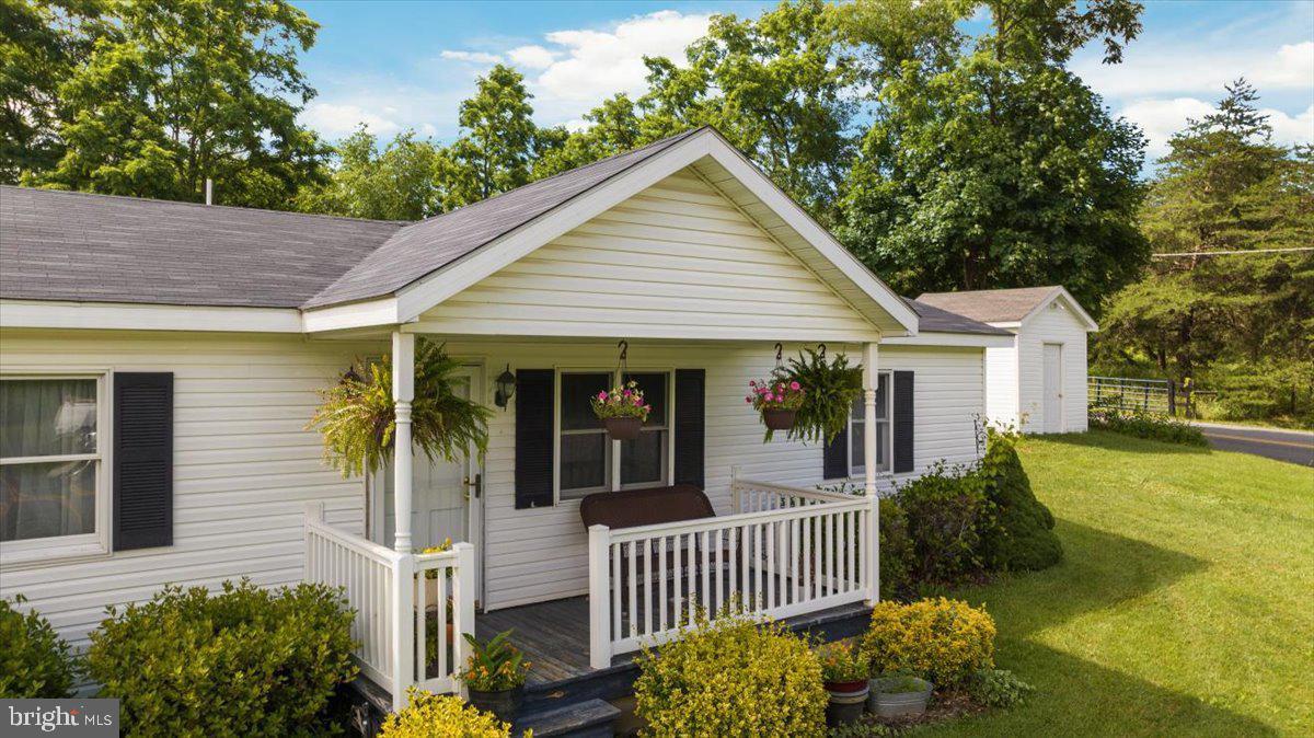 709 DICKS HOLLOW RD, WINCHESTER, Virginia 22603, 3 Bedrooms Bedrooms, ,2 BathroomsBathrooms,Residential,For sale,709 DICKS HOLLOW RD,VAFV2034758 MLS # VAFV2034758