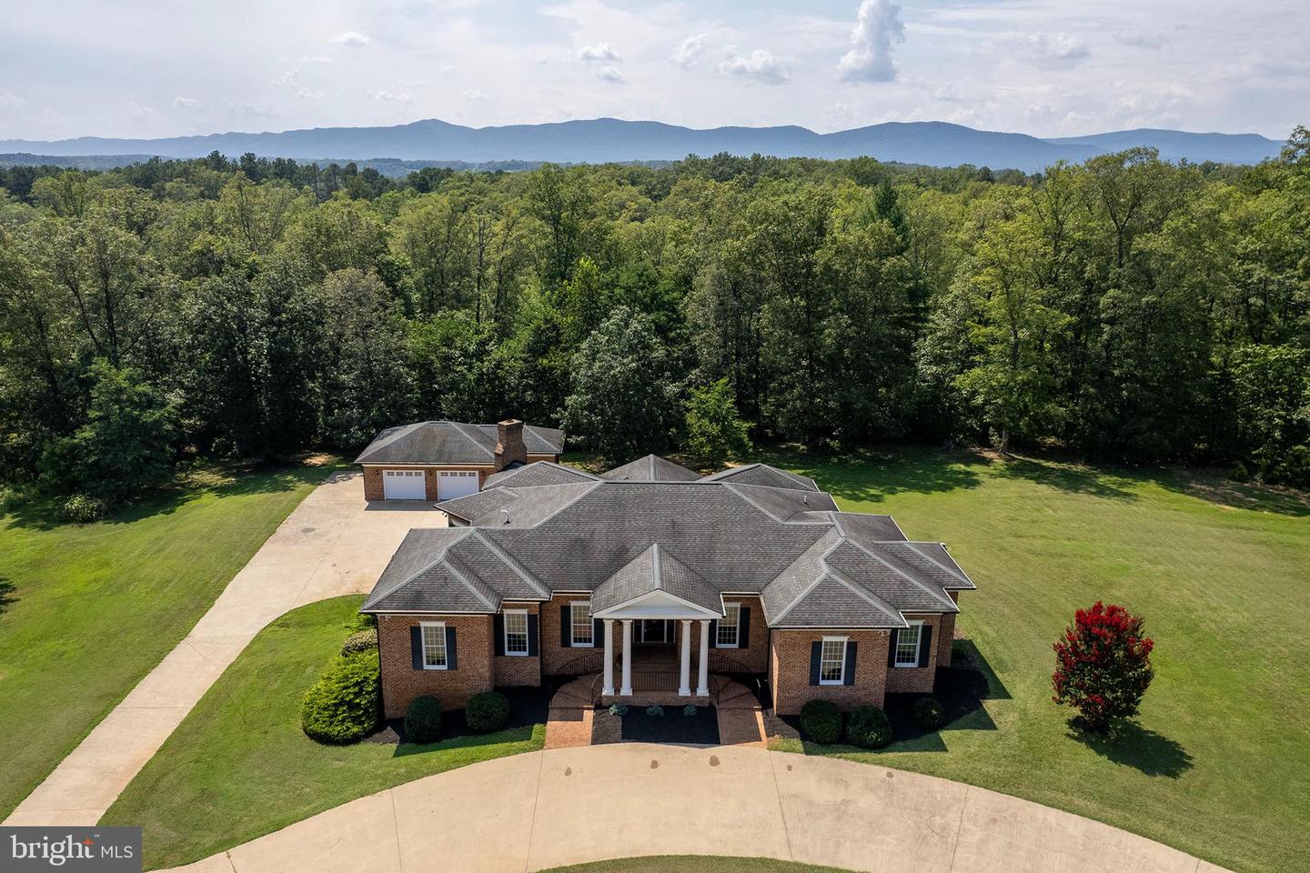 177 HATCHER DR, FRONT ROYAL, Virginia 22630, 4 Bedrooms Bedrooms, 12 Rooms Rooms,4 BathroomsBathrooms,Residential,For sale,177 HATCHER DR,VAWR2011552 MLS # VAWR2011552