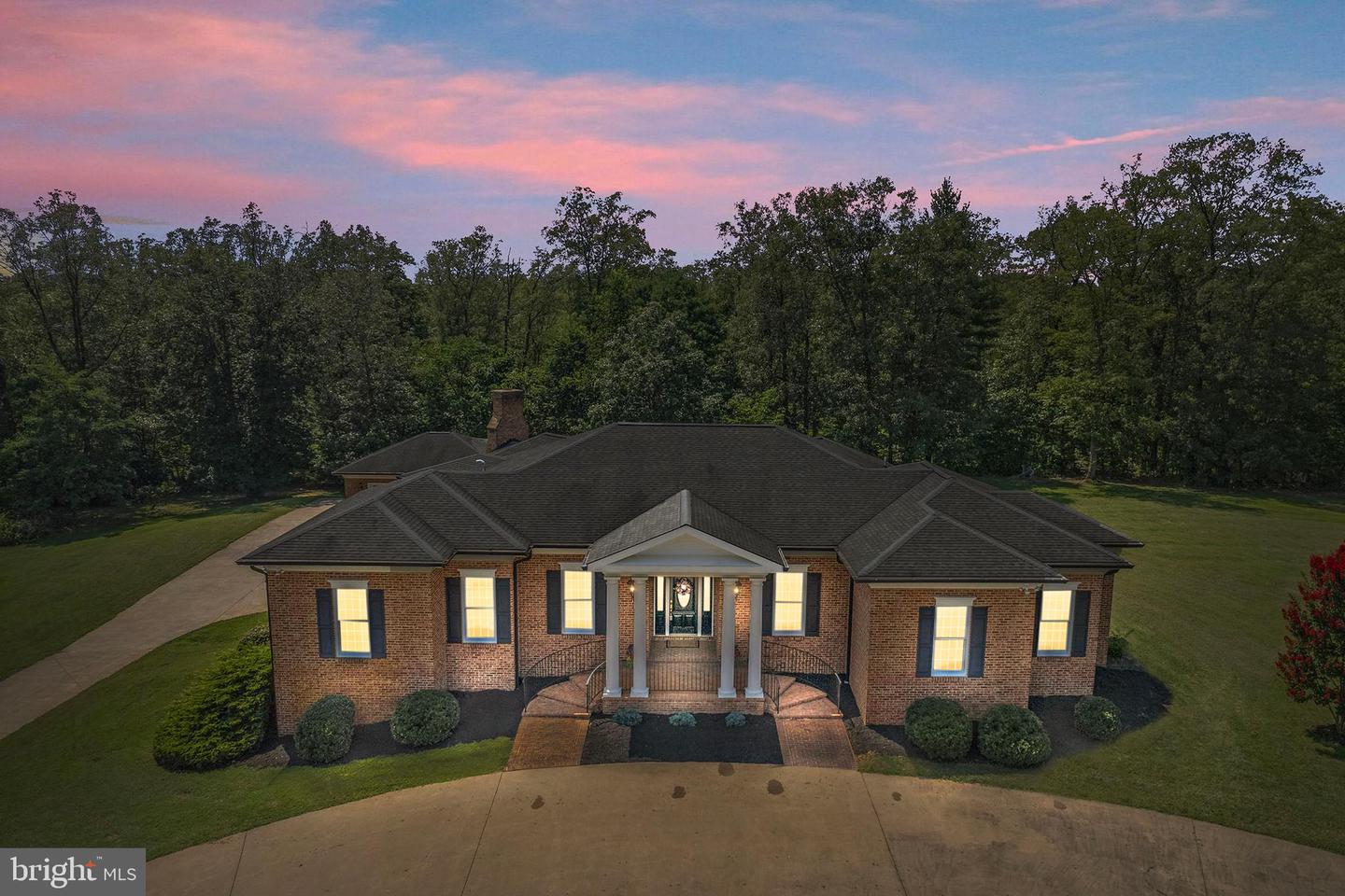 177 HATCHER DR, FRONT ROYAL, Virginia 22630, 4 Bedrooms Bedrooms, 12 Rooms Rooms,4 BathroomsBathrooms,Residential,For sale,177 HATCHER DR,VAWR2011552 MLS # VAWR2011552