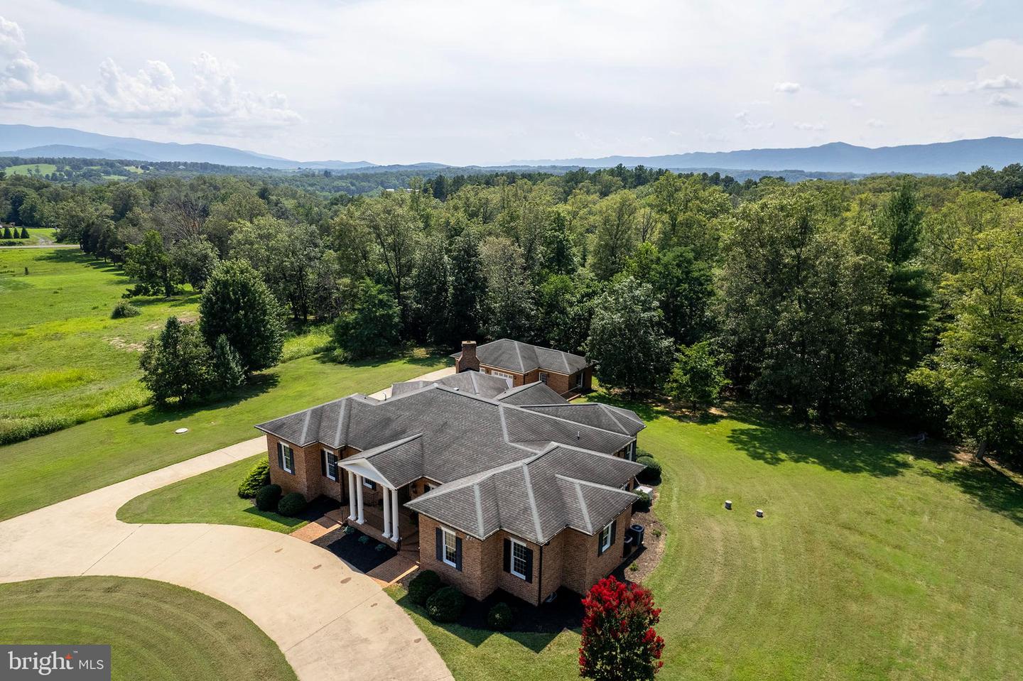 177 HATCHER DR, FRONT ROYAL, Virginia 22630, 4 Bedrooms Bedrooms, 12 Rooms Rooms,4 BathroomsBathrooms,Residential,For sale,177 HATCHER DR,VAWR2011552 MLS # VAWR2011552