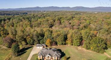 177 HATCHER DR, FRONT ROYAL, Virginia 22630, 4 Bedrooms Bedrooms, 12 Rooms Rooms,4 BathroomsBathrooms,Residential,For sale,177 HATCHER DR,VAWR2011552 MLS # VAWR2011552