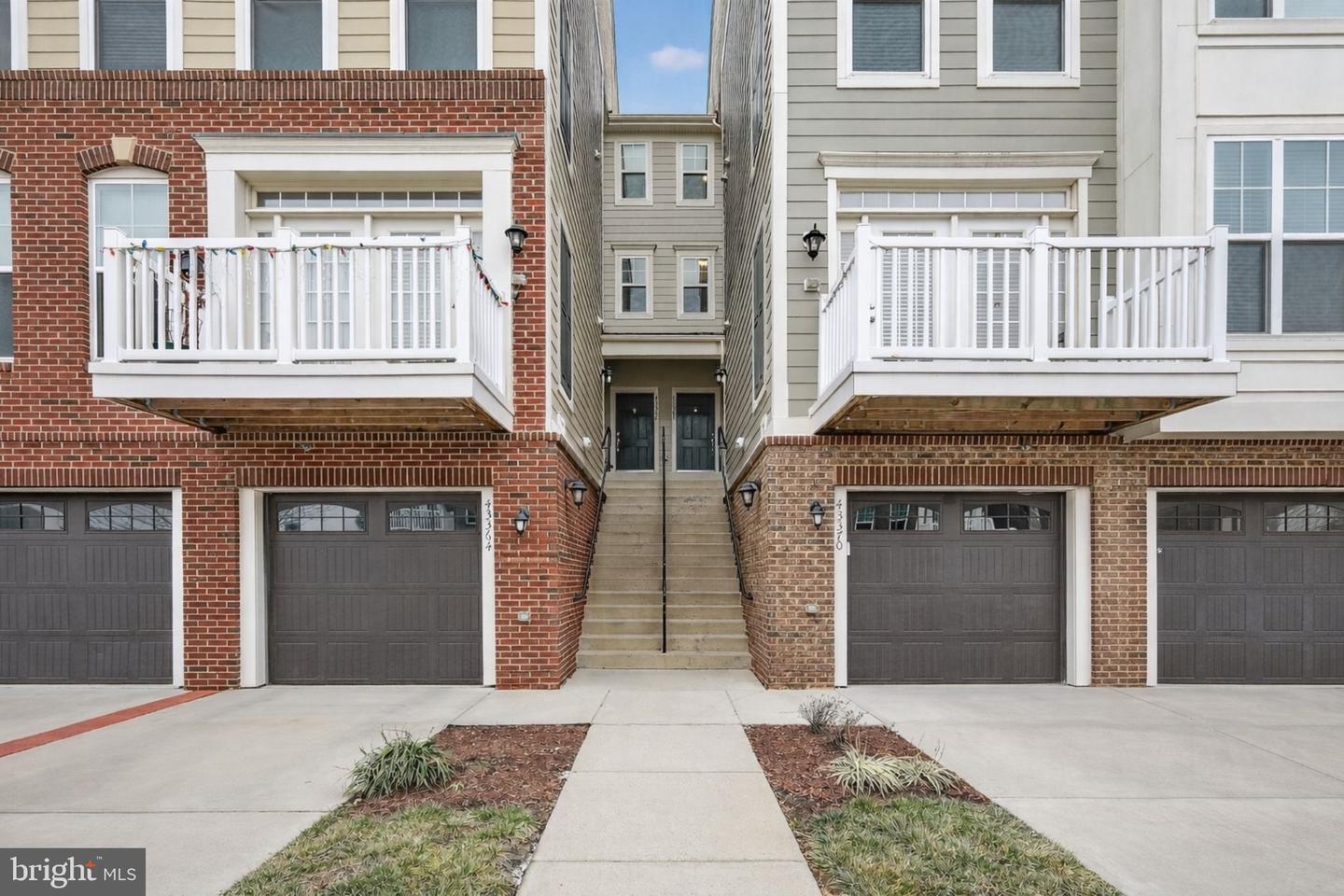 43368 TOWN GATE SQ, CHANTILLY, Virginia 20152, 3 Bedrooms Bedrooms, ,2 BathroomsBathrooms,Residential,For sale,43368 TOWN GATE SQ,VALO2101880 MLS # VALO2101880