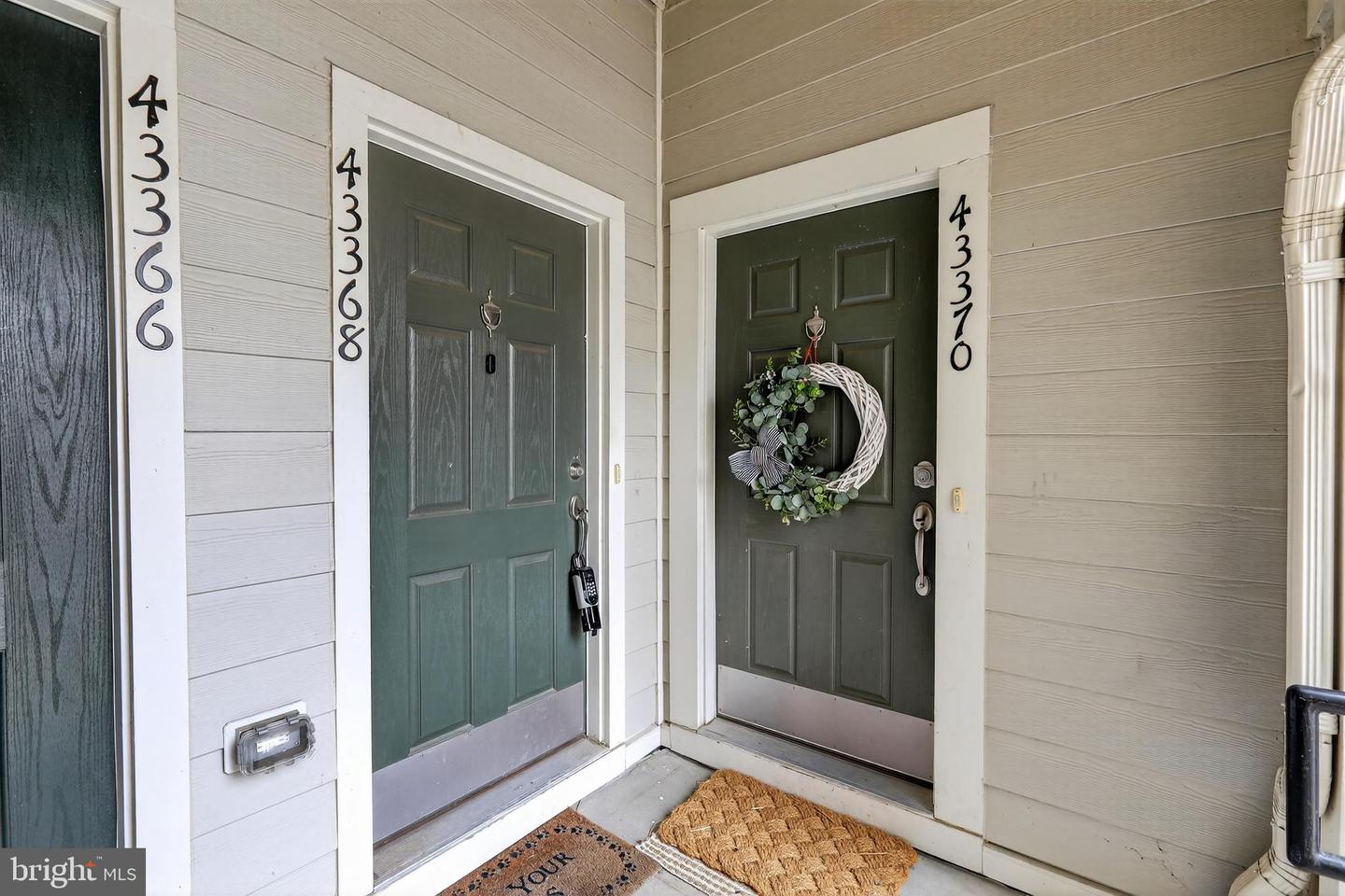 43368 TOWN GATE SQ, CHANTILLY, Virginia 20152, 3 Bedrooms Bedrooms, ,2 BathroomsBathrooms,Residential,For sale,43368 TOWN GATE SQ,VALO2101880 MLS # VALO2101880