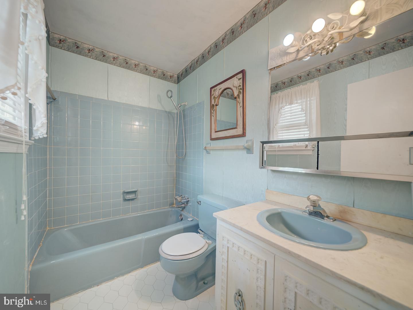 6607 MIDHILL PL, FALLS CHURCH, Virginia 22043, 3 Bedrooms Bedrooms, ,2 BathroomsBathrooms,Residential,For sale,6607 MIDHILL PL,VAFX2261888 MLS # VAFX2261888