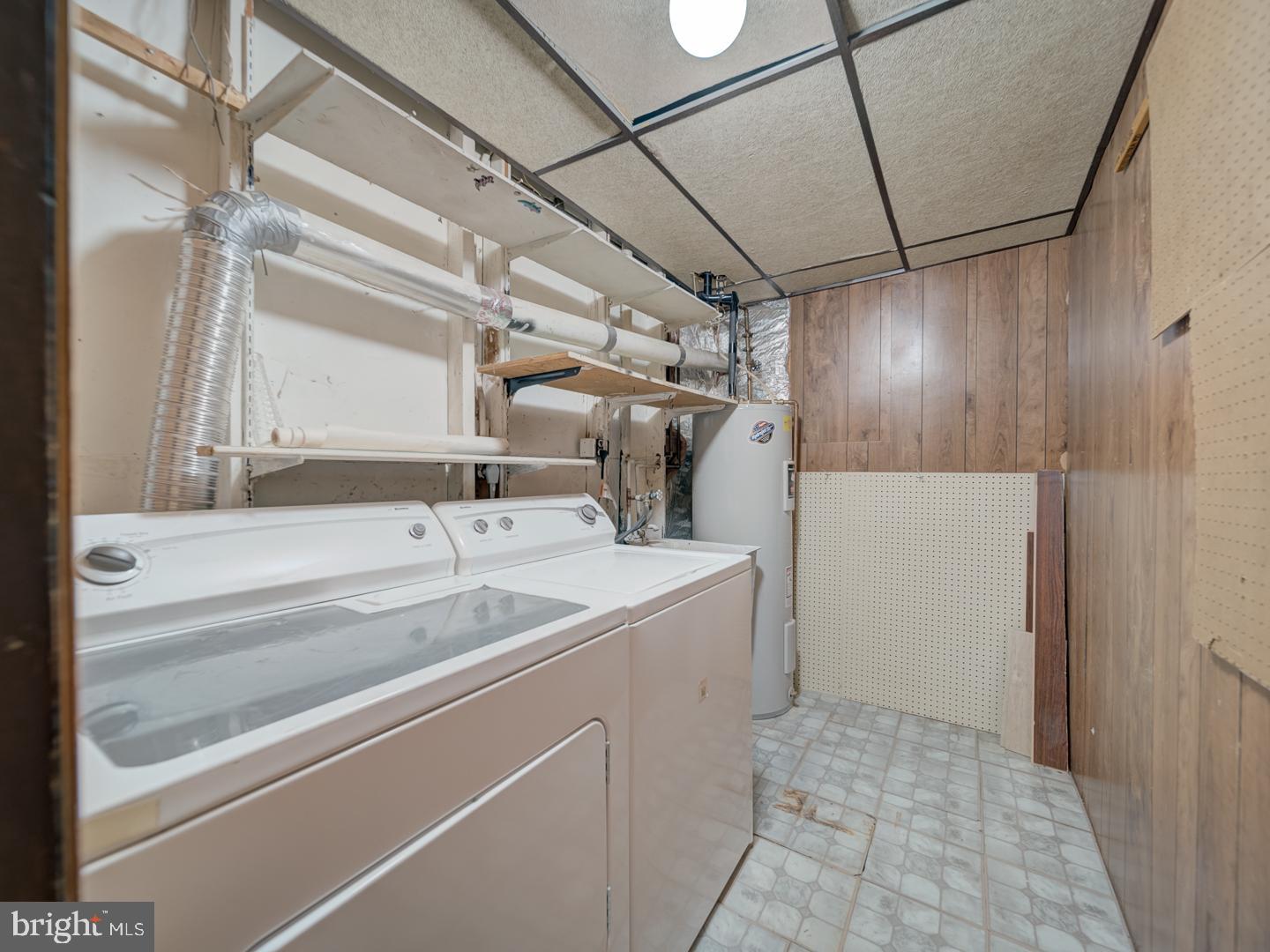 6607 MIDHILL PL, FALLS CHURCH, Virginia 22043, 3 Bedrooms Bedrooms, ,2 BathroomsBathrooms,Residential,For sale,6607 MIDHILL PL,VAFX2261888 MLS # VAFX2261888