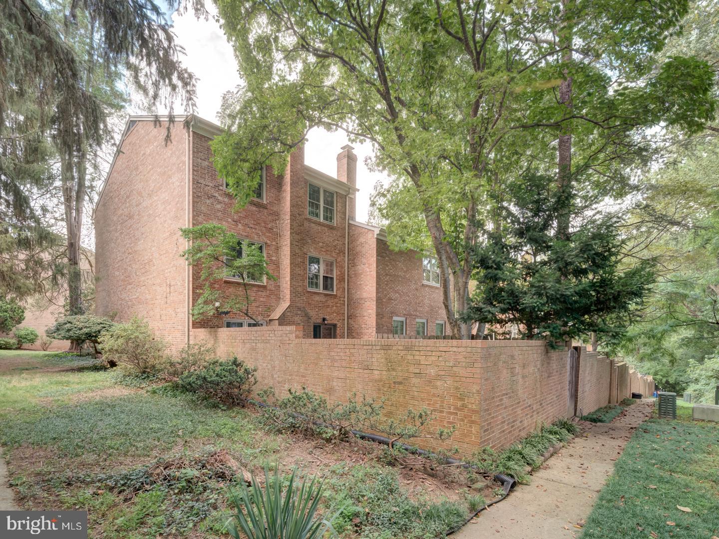 6607 MIDHILL PL, FALLS CHURCH, Virginia 22043, 3 Bedrooms Bedrooms, ,2 BathroomsBathrooms,Residential,For sale,6607 MIDHILL PL,VAFX2261888 MLS # VAFX2261888