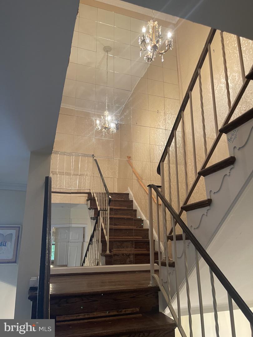 6607 MIDHILL PL, FALLS CHURCH, Virginia 22043, 3 Bedrooms Bedrooms, ,2 BathroomsBathrooms,Residential,For sale,6607 MIDHILL PL,VAFX2261888 MLS # VAFX2261888