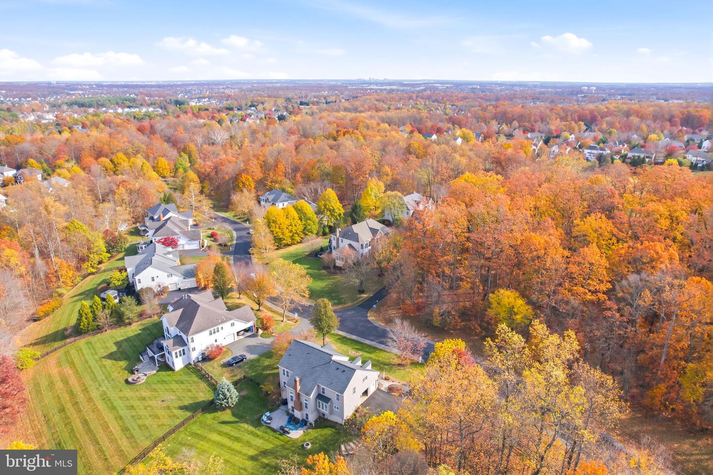 40488 WINDCROFT LN, ALDIE, Virginia 20105, 5 Bedrooms Bedrooms, 24 Rooms Rooms,4 BathroomsBathrooms,Residential,For sale,40488 WINDCROFT LN,VALO2107368 MLS # VALO2107368