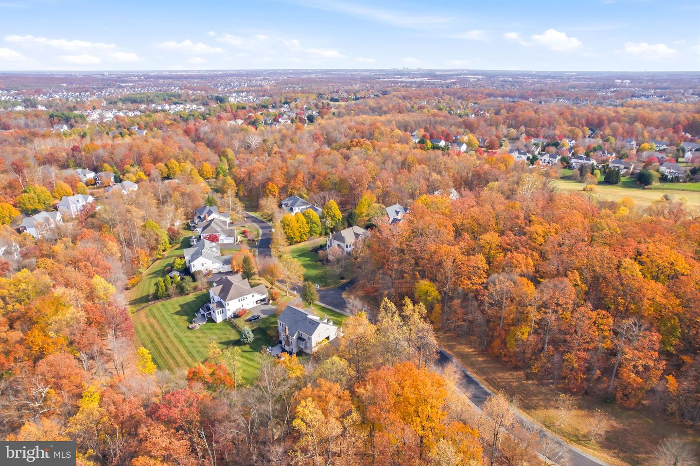 40488 WINDCROFT LN, ALDIE, Virginia 20105, 5 Bedrooms Bedrooms, 24 Rooms Rooms,4 BathroomsBathrooms,Residential,For sale,40488 WINDCROFT LN,VALO2107368 MLS # VALO2107368