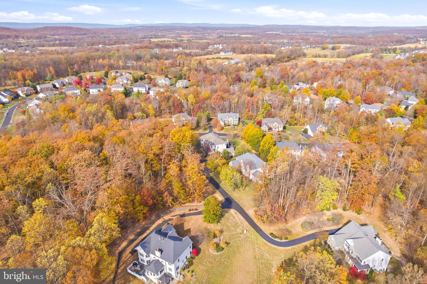 40488 WINDCROFT LN, ALDIE, Virginia 20105, 5 Bedrooms Bedrooms, 24 Rooms Rooms,4 BathroomsBathrooms,Residential,For sale,40488 WINDCROFT LN,VALO2107368 MLS # VALO2107368