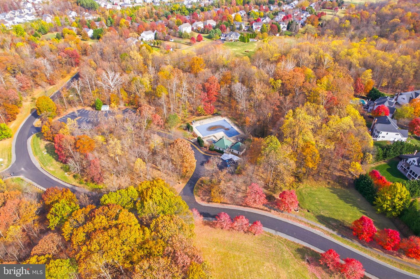 40488 WINDCROFT LN, ALDIE, Virginia 20105, 5 Bedrooms Bedrooms, 24 Rooms Rooms,4 BathroomsBathrooms,Residential,For sale,40488 WINDCROFT LN,VALO2107368 MLS # VALO2107368