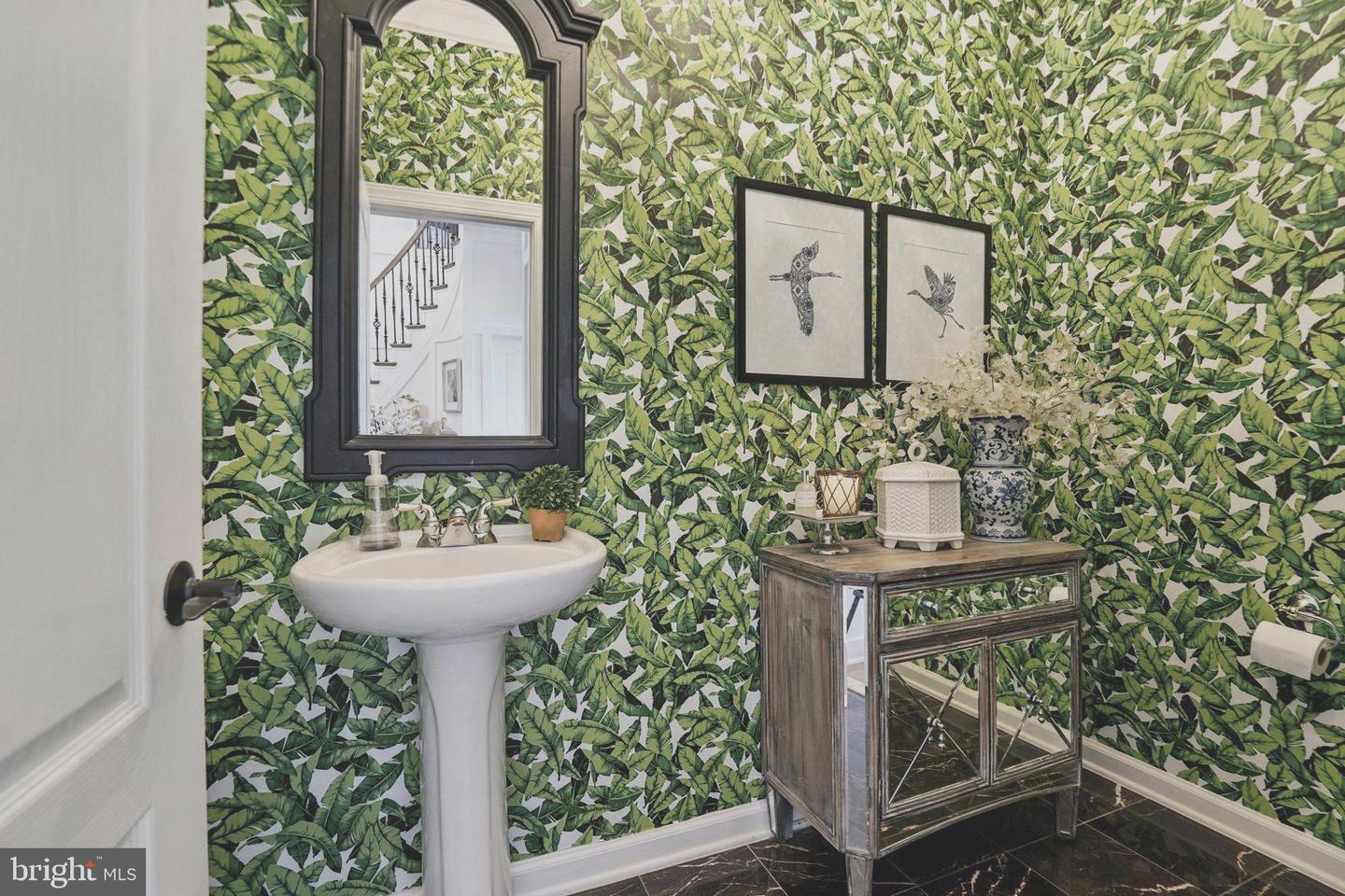 40488 WINDCROFT LN, ALDIE, Virginia 20105, 5 Bedrooms Bedrooms, 24 Rooms Rooms,4 BathroomsBathrooms,Residential,For sale,40488 WINDCROFT LN,VALO2107368 MLS # VALO2107368