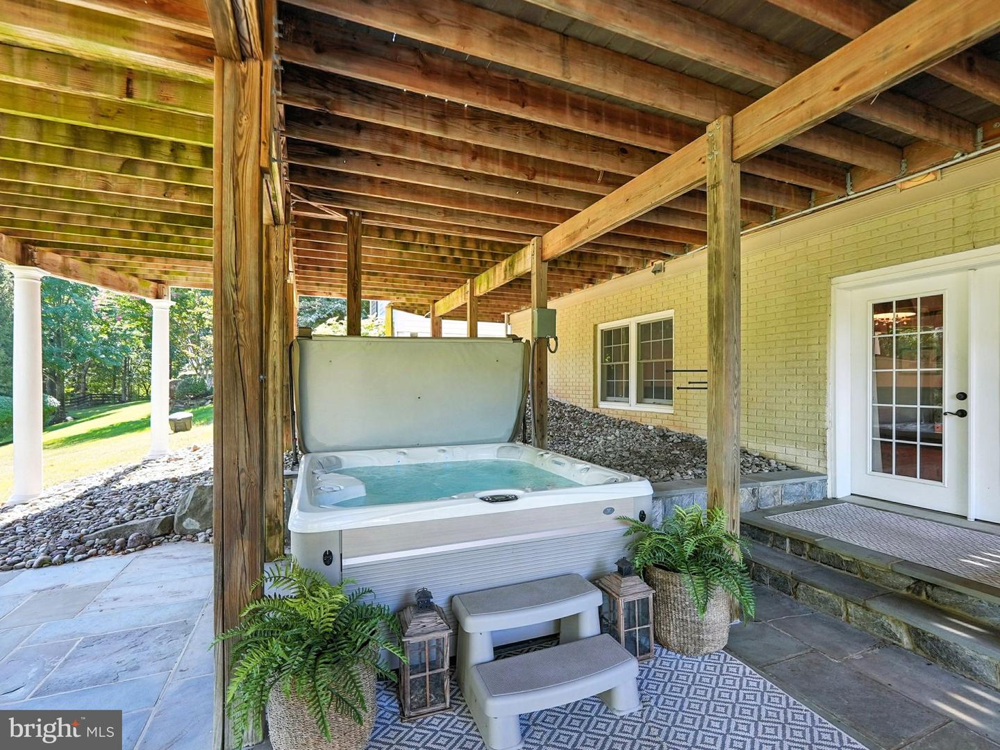 40488 WINDCROFT LN, ALDIE, Virginia 20105, 5 Bedrooms Bedrooms, 24 Rooms Rooms,4 BathroomsBathrooms,Residential,For sale,40488 WINDCROFT LN,VALO2107368 MLS # VALO2107368