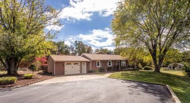 3002 RESORT DR, MCGAHEYSVILLE, Virginia 22840, 4 Bedrooms Bedrooms, ,2 BathroomsBathrooms,Residential,3002 RESORT DR,670170 MLS # 670170