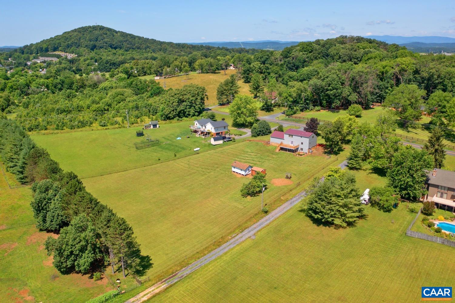 634 AUGUSTA FARMS RD, WAYNESBORO, Virginia 22980, 3 Bedrooms Bedrooms, ,3 BathroomsBathrooms,Residential,634 AUGUSTA FARMS RD,666370 MLS # 666370