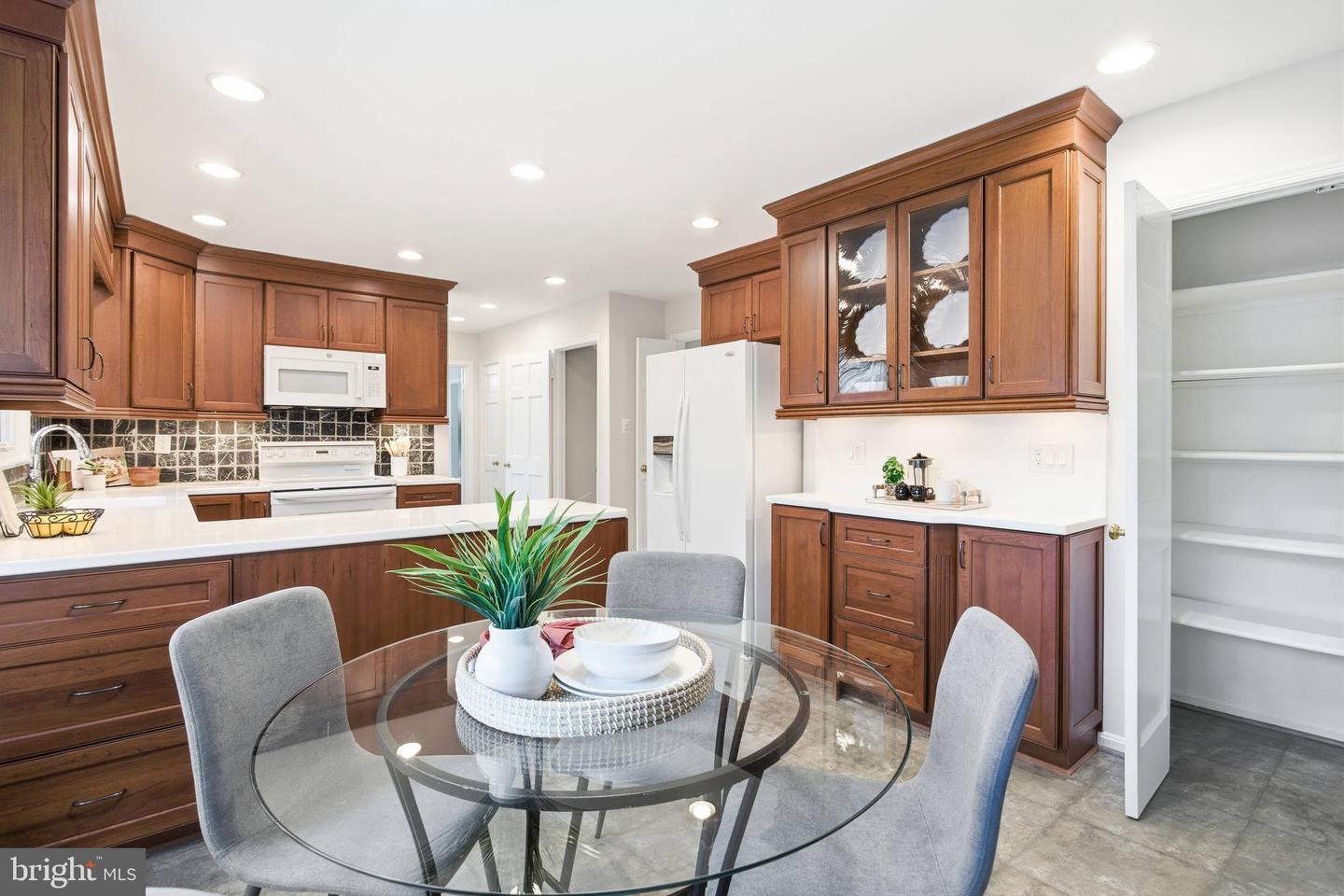 10127 RED SPRUCE RD, FAIRFAX, Virginia 22032, 5 Bedrooms Bedrooms, ,3 BathroomsBathrooms,Residential,For sale,10127 RED SPRUCE RD,VAFX2272972 MLS # VAFX2272972