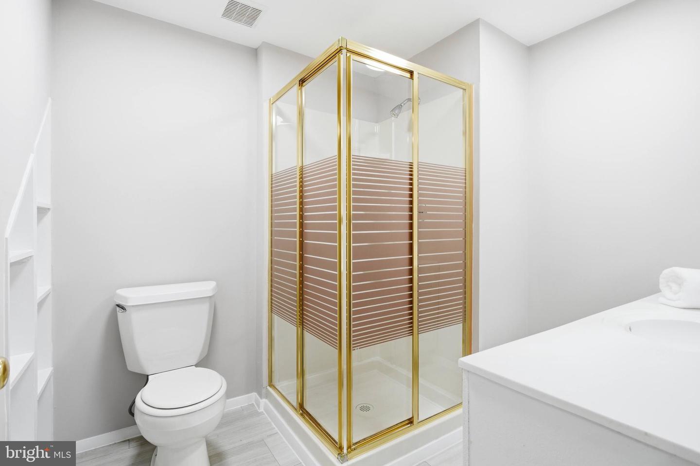 10127 RED SPRUCE RD, FAIRFAX, Virginia 22032, 5 Bedrooms Bedrooms, ,3 BathroomsBathrooms,Residential,For sale,10127 RED SPRUCE RD,VAFX2272972 MLS # VAFX2272972